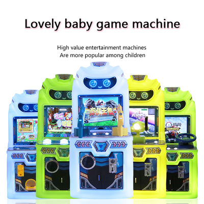 Un buen precio. Máquina recreativa de carreras simuladas para dos jugadores en un centro de juegos infantiles en línea